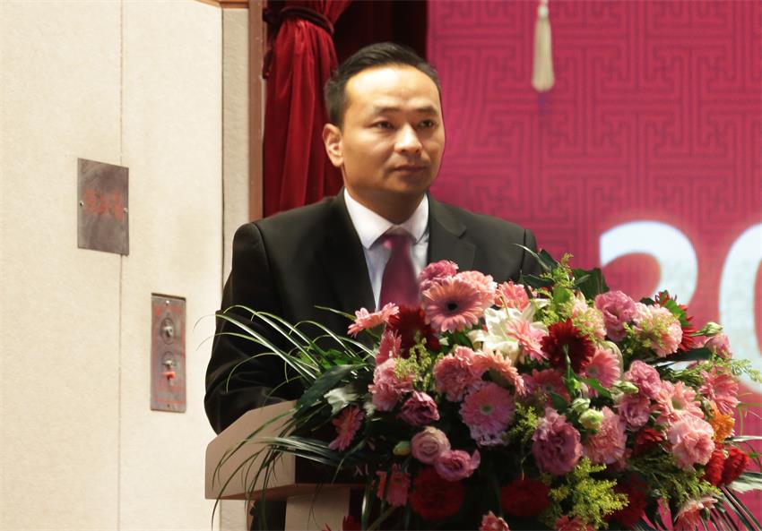 集团副总、纪委副书记张成彪同志作赢博线上平台“关于2018年违纪违规及重大事故责任单位的通报及处理决定”