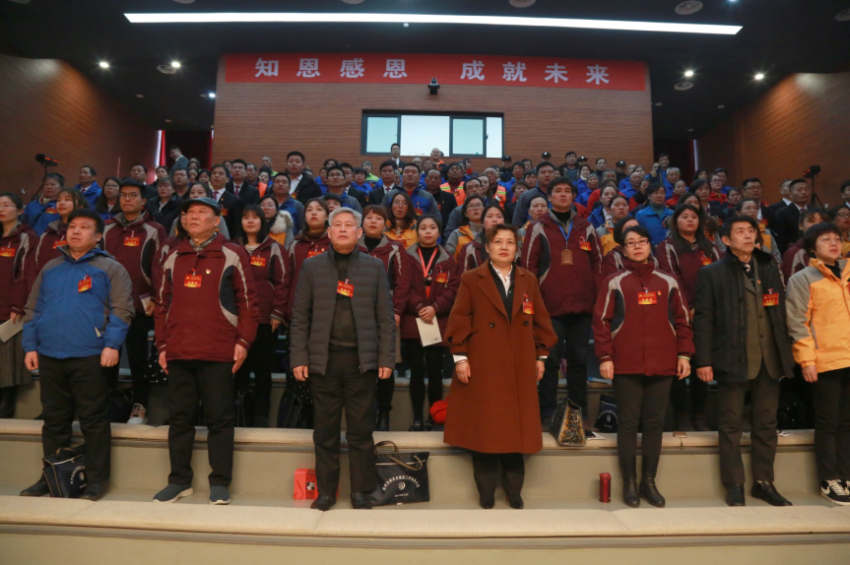 赢博线上平台2019年度工作动员大会---舞蹈《花开树恩》